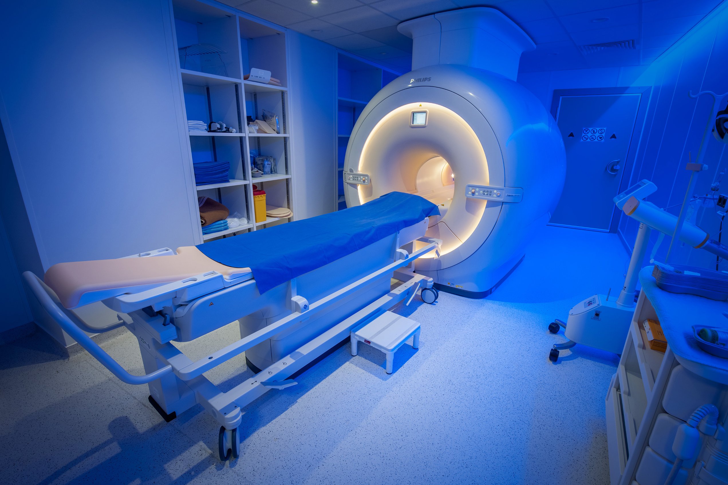 Где можно сделать мрт. Магниторезонансная томография (мрт). Аппарат для Магнито-резонансной томографии. Магнито-резонансный томограф. Мрт Университетская клиника.