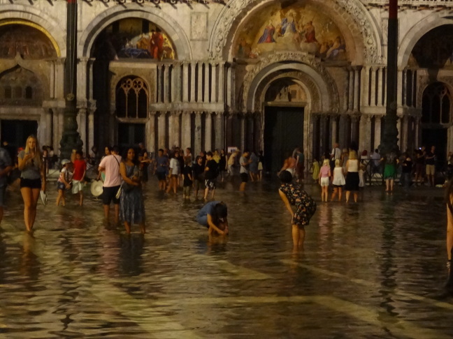 аква альта в венеции